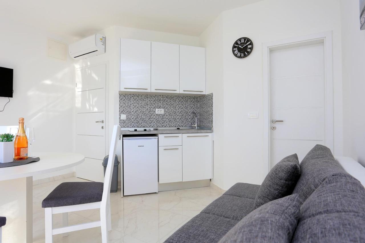 Family Friendly Apartments With A Swimming Pool Zivogosce - Porat, Makarska - 18150 외부 사진