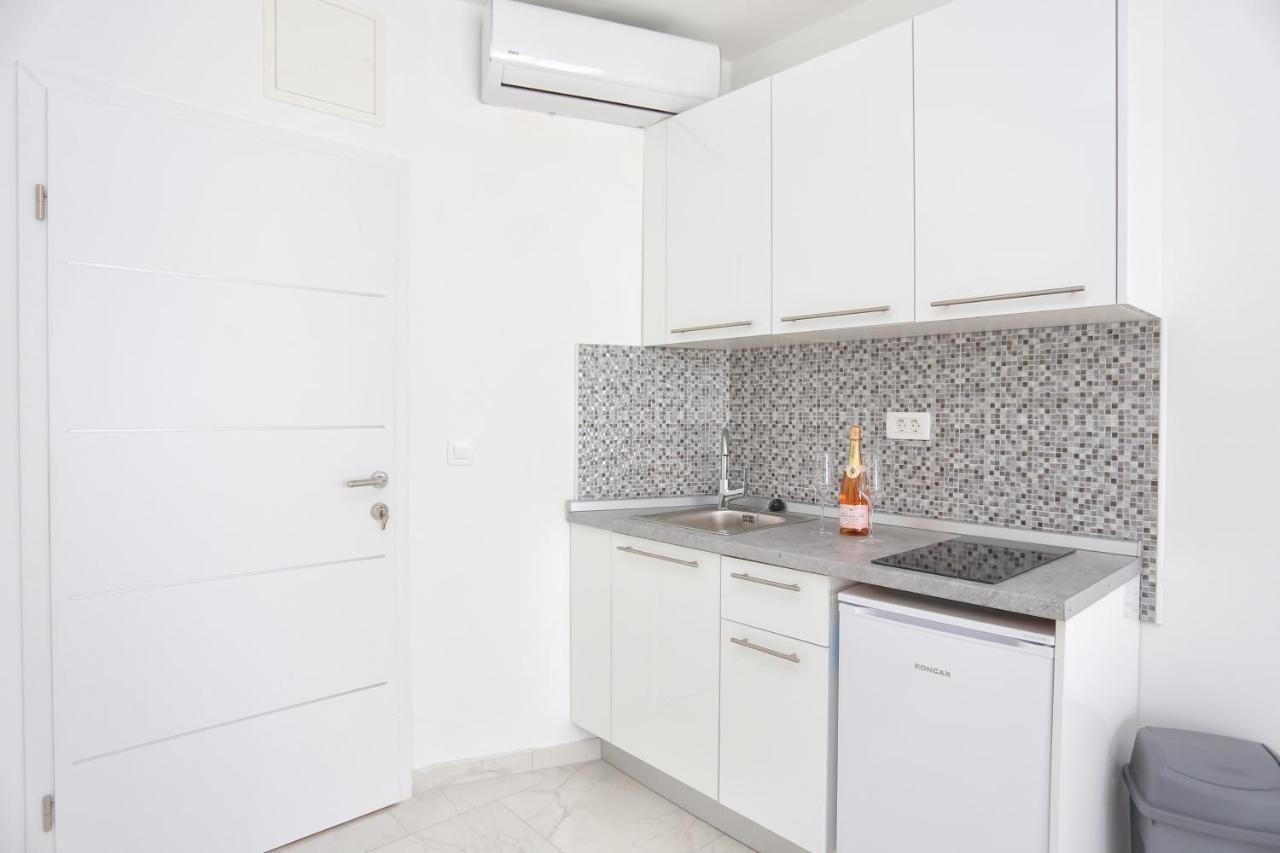 Family Friendly Apartments With A Swimming Pool Zivogosce - Porat, Makarska - 18150 외부 사진